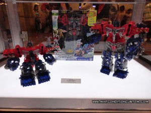 Transformers Prime Hasbro BotCon 2012 Cyberverse Optimus Maximus